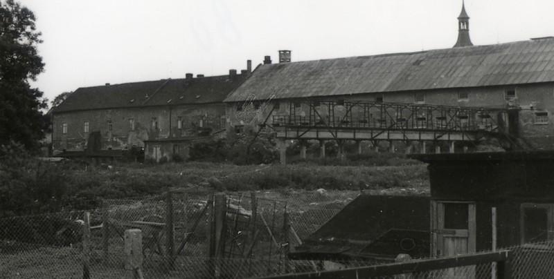 Dvůr