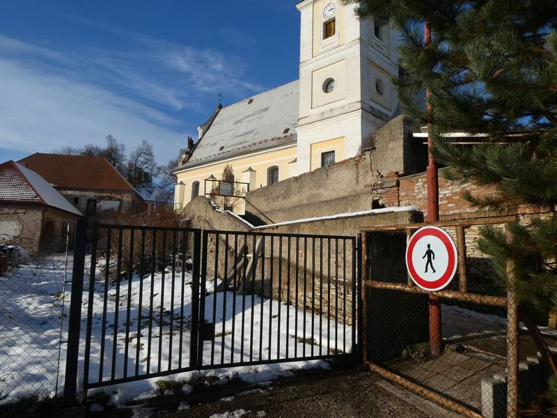 zeď