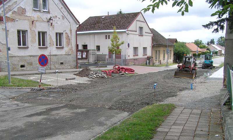 náves