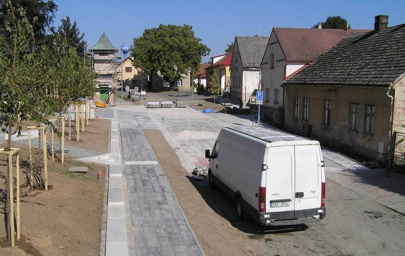 náves
