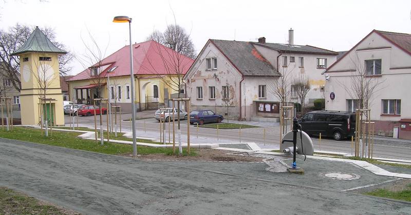 náves