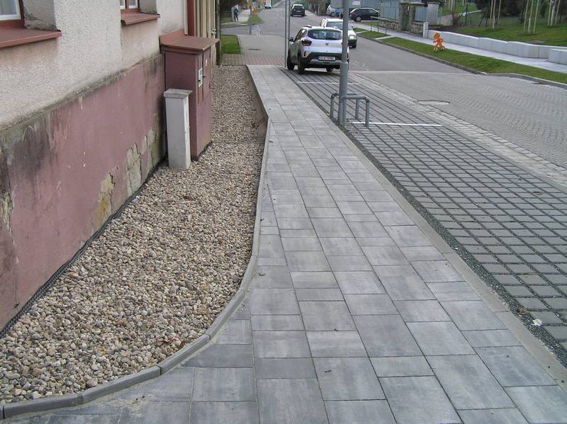 náves