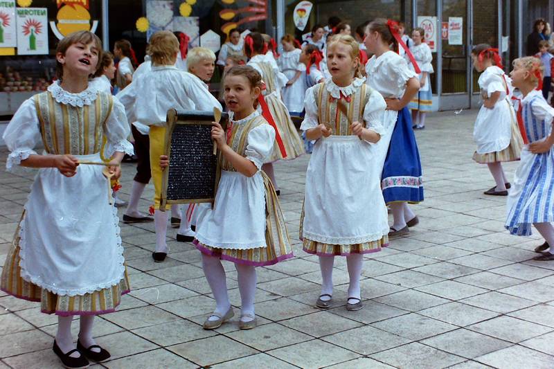 200. let školy