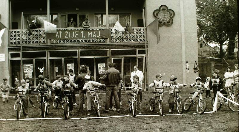 1989