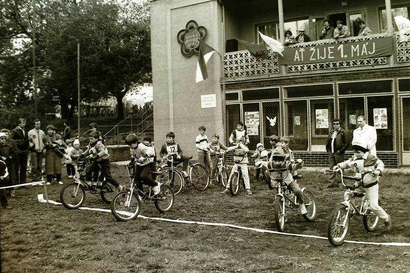 1989