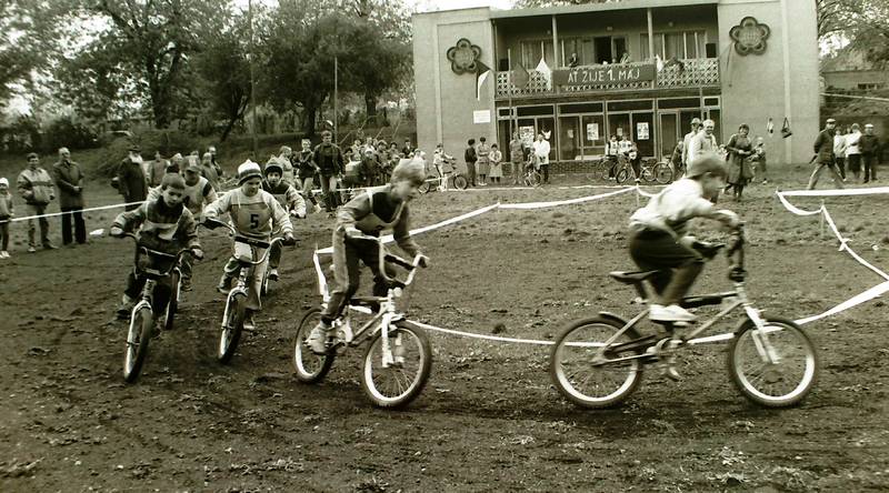 1989