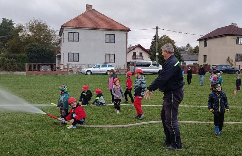 S mnichem za bezpem