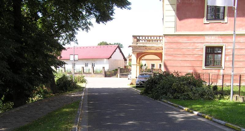 farář