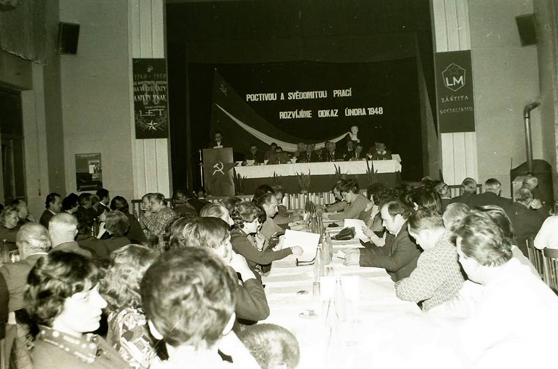 únor 1978