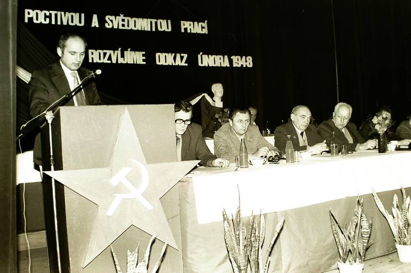 únor 1978