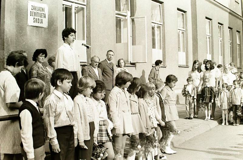 škola