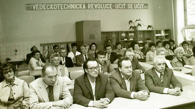 spolužáci