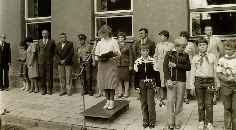 škola