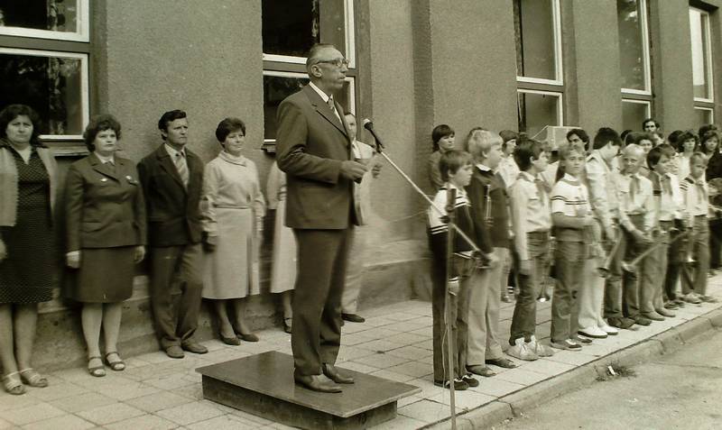 škola