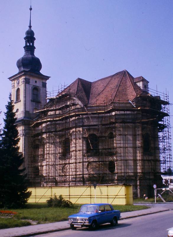 město