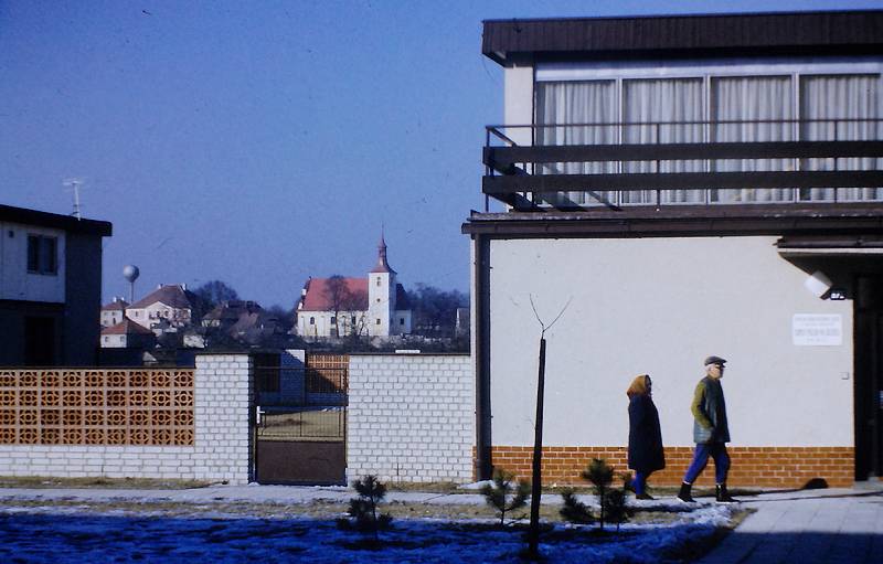 město