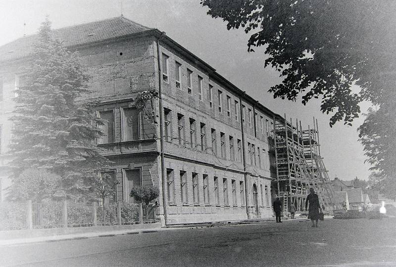 škola