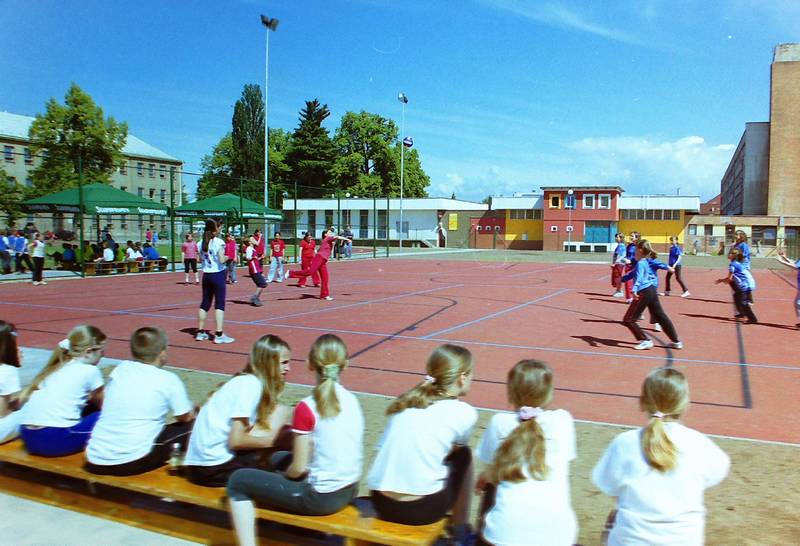 hřiště u školy