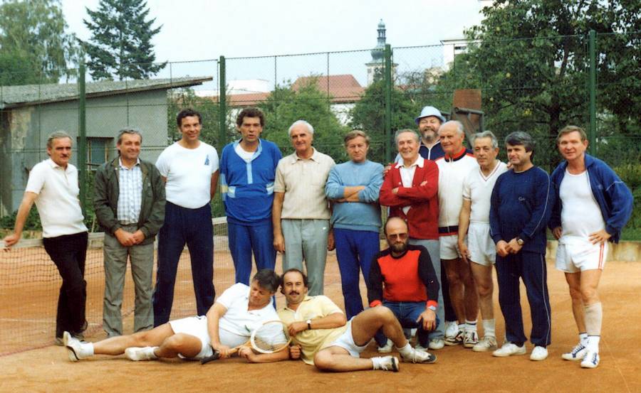 veterni 1990