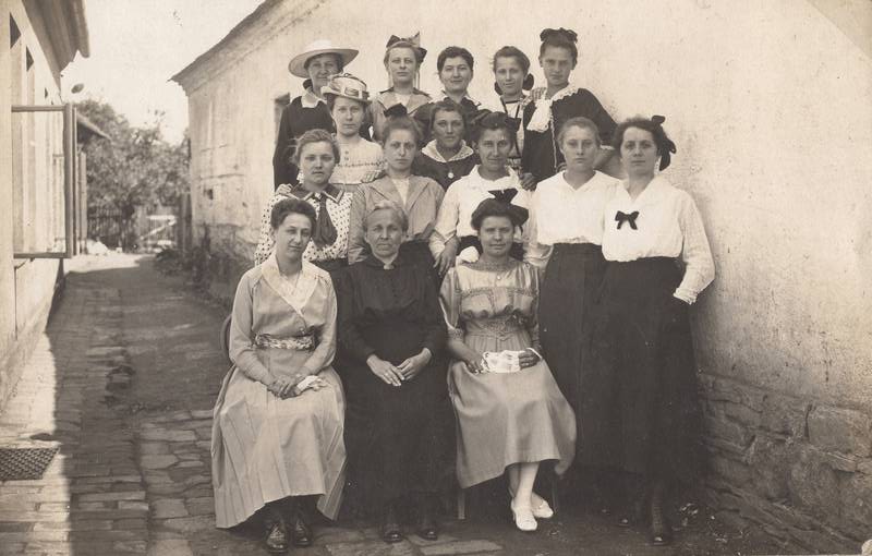 Černá