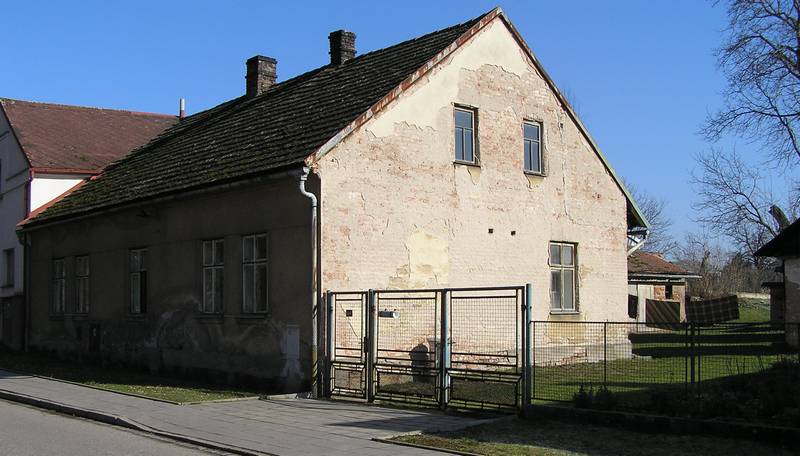Školní ulice 82