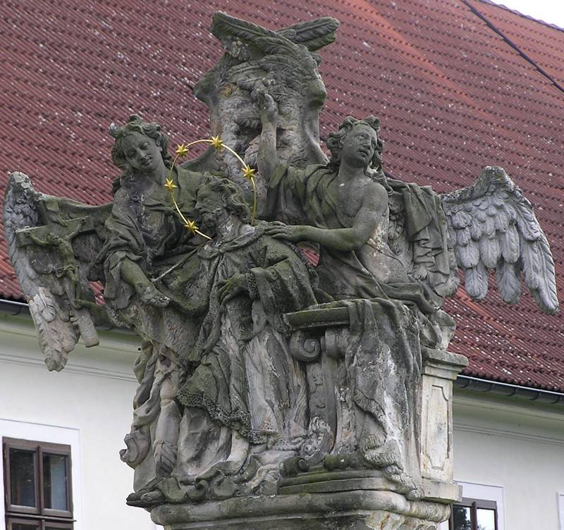 sousoší u kostela